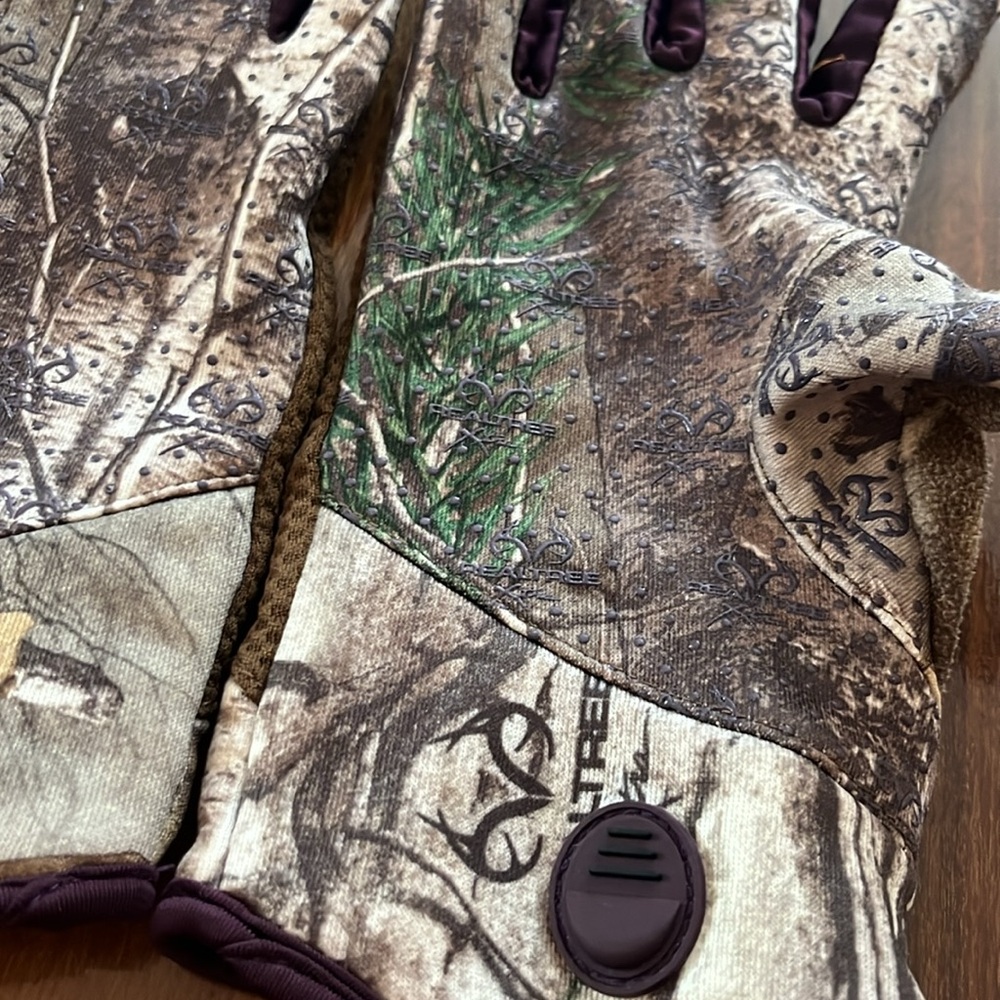 Realtree Camo Gloves - Picture 2 of 3